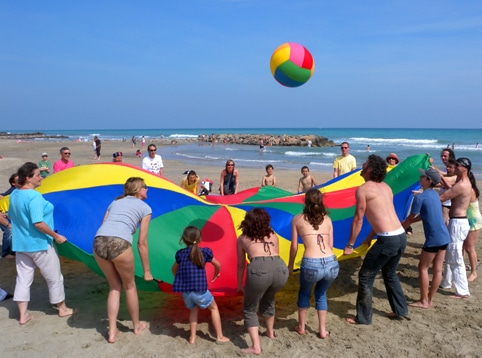 Rieurs et enfants sur la plage archives année 2013 - Ecole Internationale du Rire
